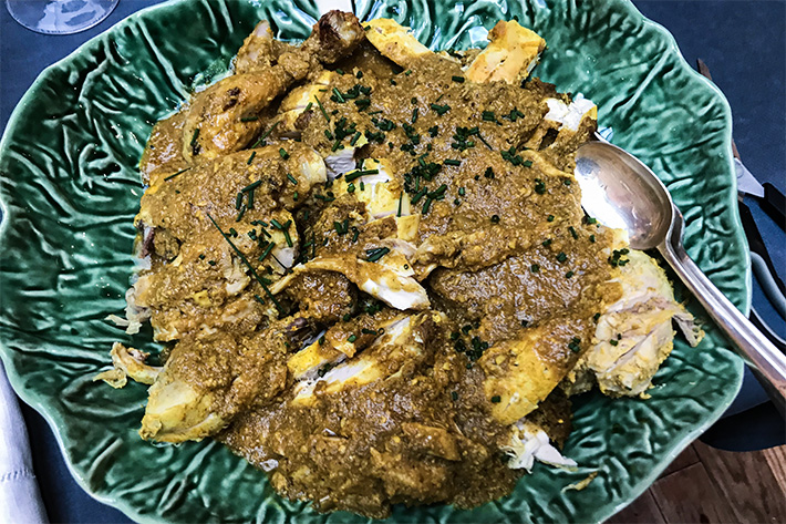 pollo al curry al estilo murgh musallam